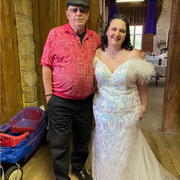 18 wedding dress - Picture 2 of 4